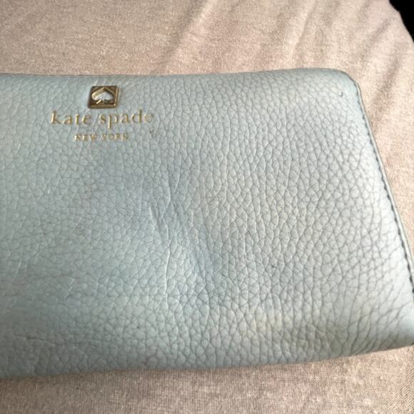 Pre-loved Kate Spade New York Light Blue Wallet Zip Around - Picture 2 of 9